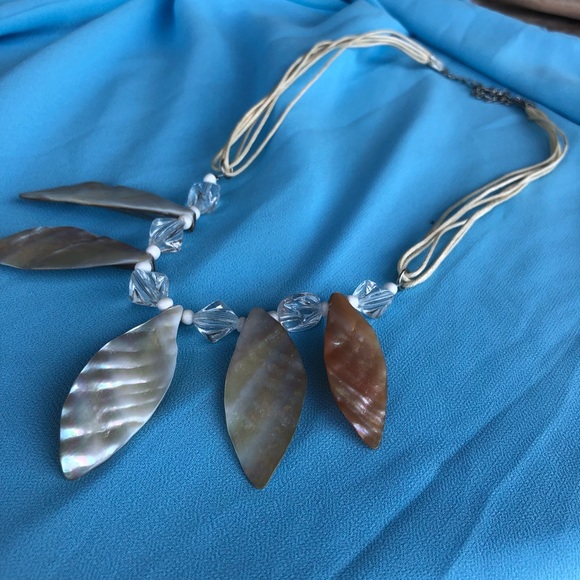 Shell Necklace - Picture 4 of 4